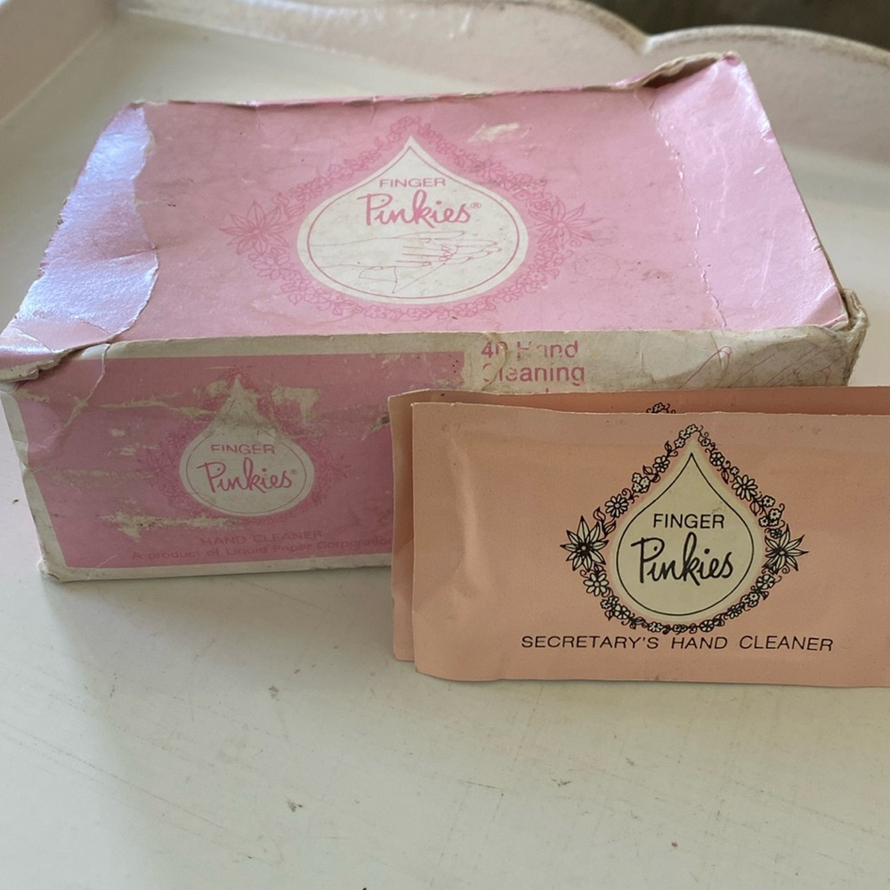 Vintage Pinkies Secretary’s Hand Cleaner Wipes. 23 in Original Box